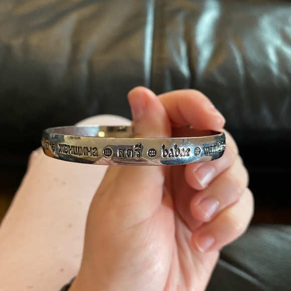 “Woman” bangle - Picture 4 of 4